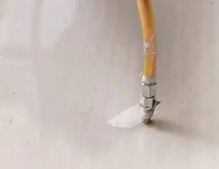 莱州瓷砖空鼓维修公司专业解答在瓷砖铺贴过程中，如果使用的砂料过粗（如全部使用了粗砂），可能会导致以下问题